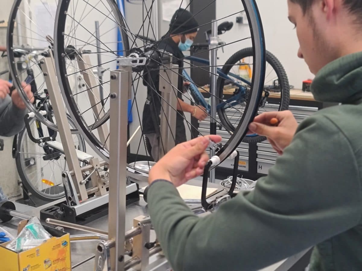 Institut de formation du vélo | Titre à Finalité Professionnel – Mécanicien·ne Cycle
